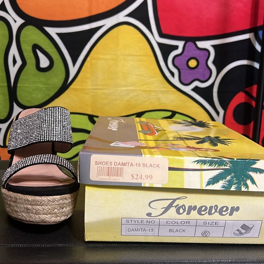 Forever Black and Dimond Wedges NEW IN BOX - Picture 4 of 5